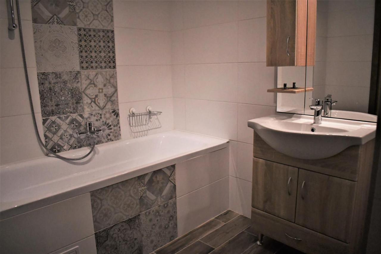 Vatus Apartmanhaz Vác エクステリア 写真