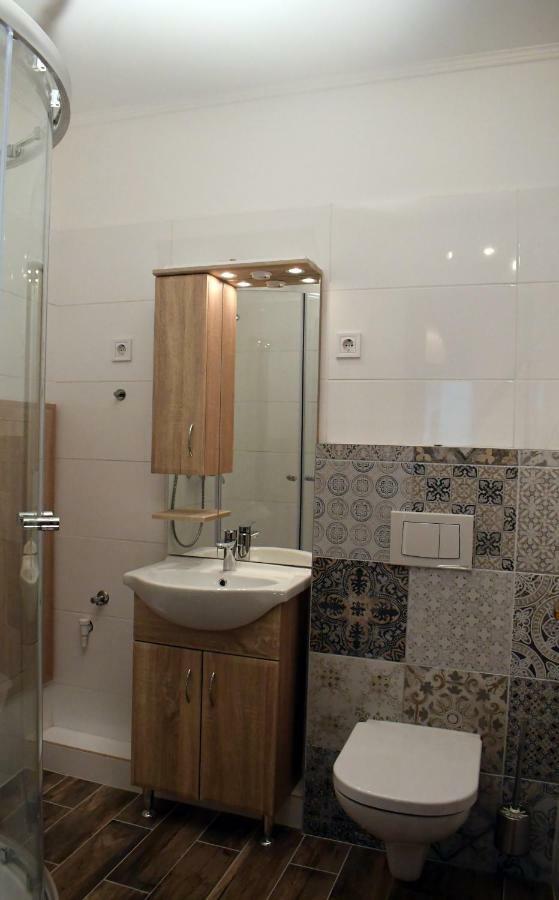 Vatus Apartmanhaz Vác エクステリア 写真